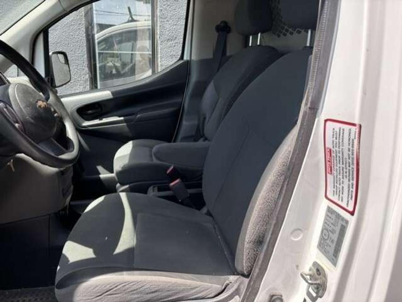2015 Chevrolet City Express LT LADDER RACKS-DIVIDER-SHELVES-WINTER/SUMMER TIRE Photo