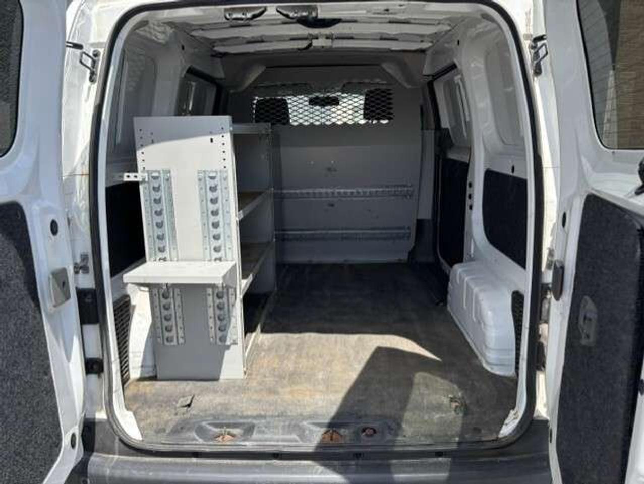 2015 Chevrolet City Express LT LADDER RACKS-DIVIDER-SHELVES-WINTER/SUMMER TIRE Photo