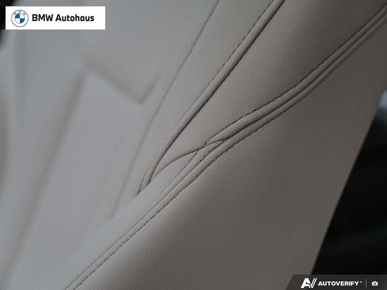 2023 BMW 3 Series 330i xDrive Sedan Photo