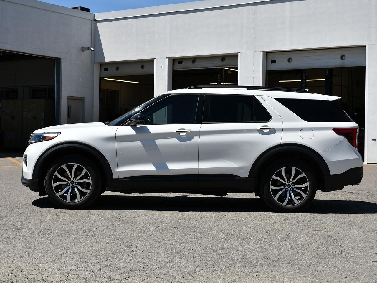 2022 Ford Explorer ST   ONE OWNER   CLEAN CARFAX Photo