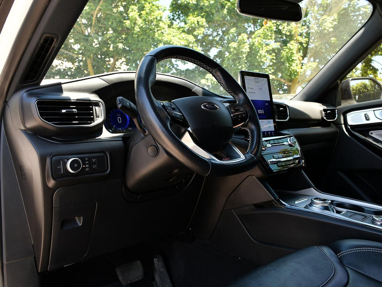 2022 Ford Explorer ST   ONE OWNER   CLEAN CARFAX Photo