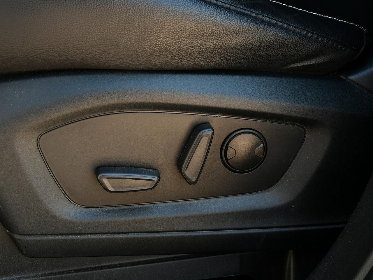 2022 Ford Explorer ST   ONE OWNER   CLEAN CARFAX Photo