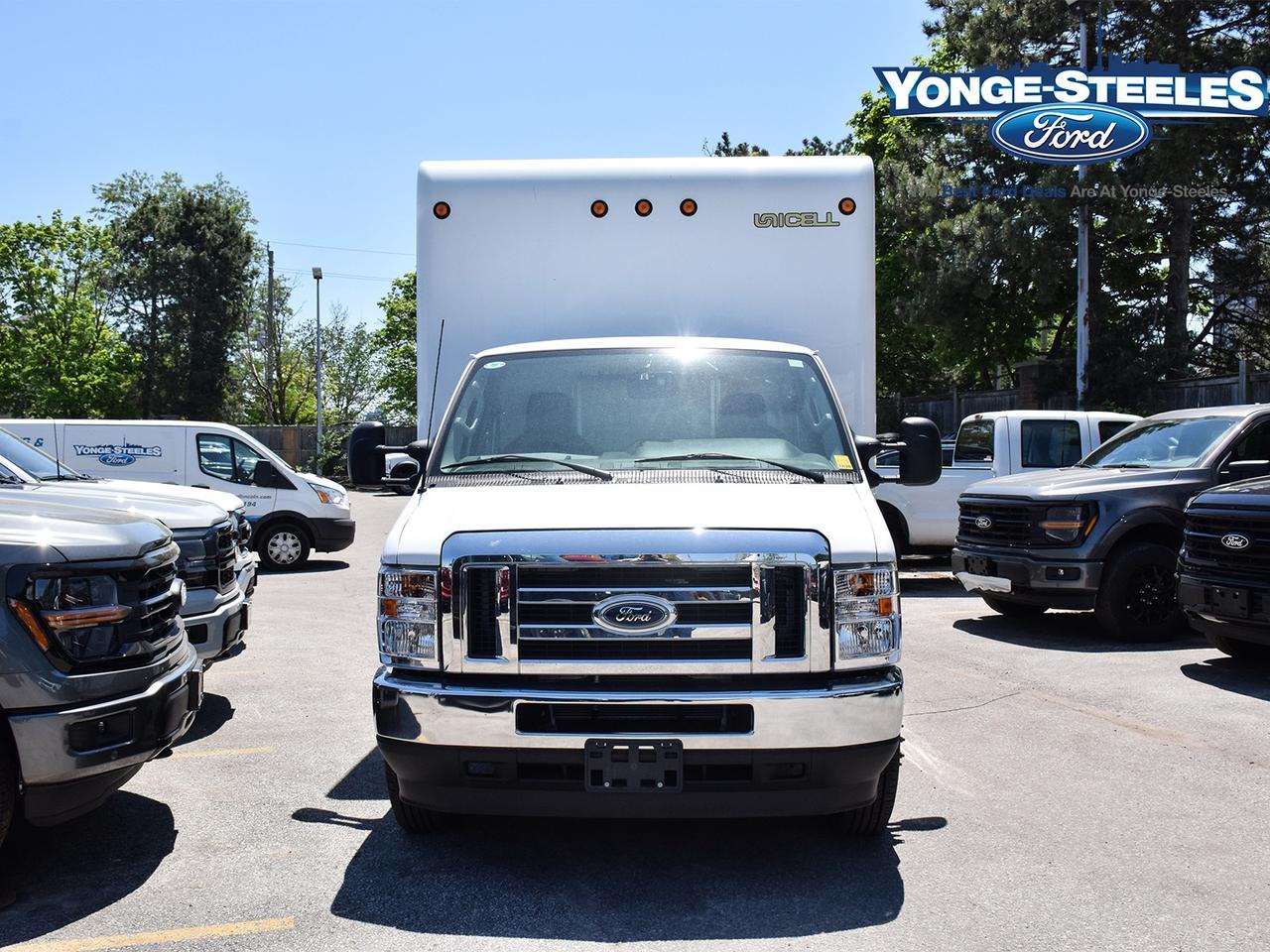 2025 Ford E-450 UNICEL CUBE VAN - FIBERGLASS Photo2