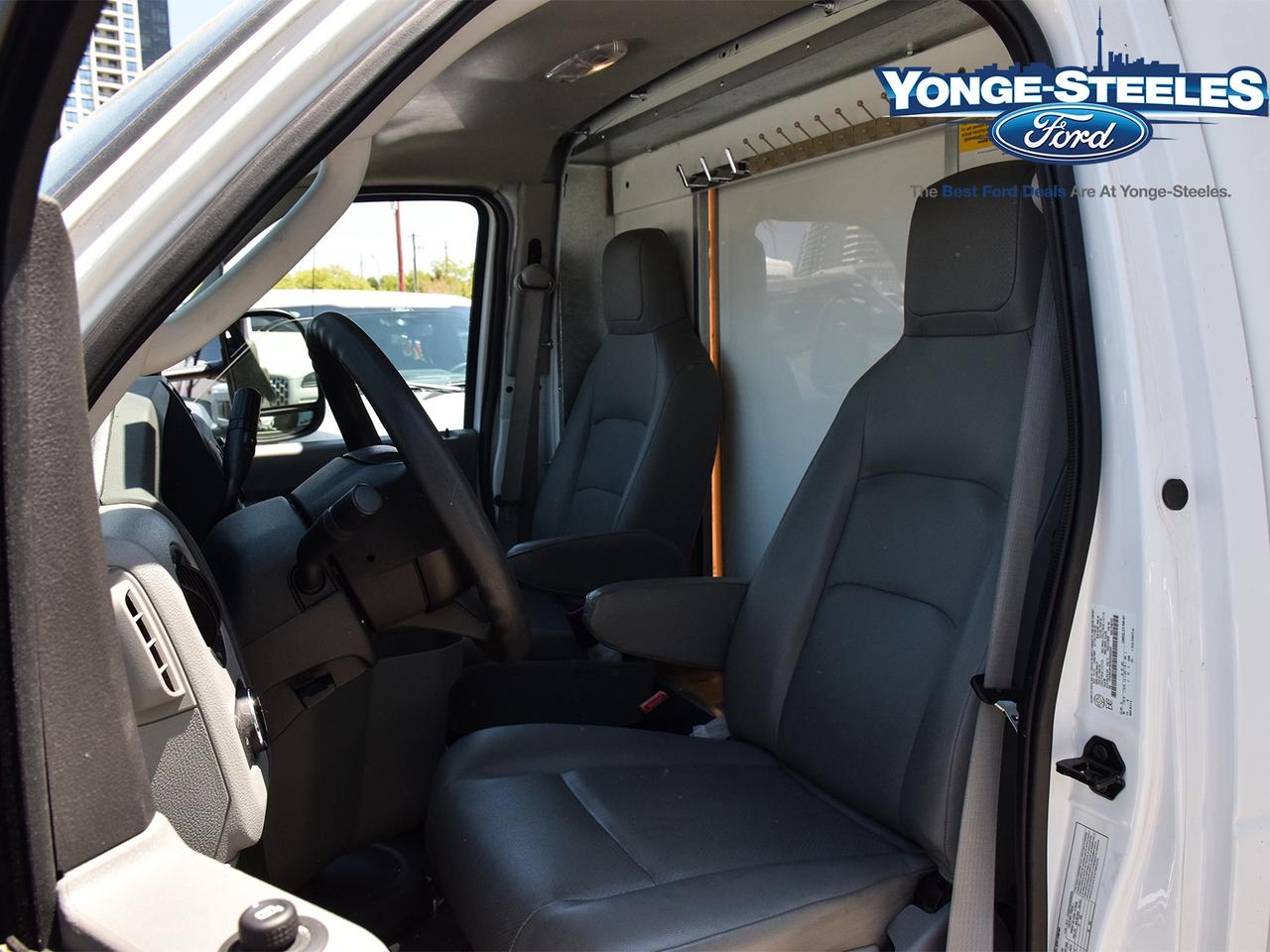 2025 Ford E-450 UNICEL CUBE VAN - FIBERGLASS Photo