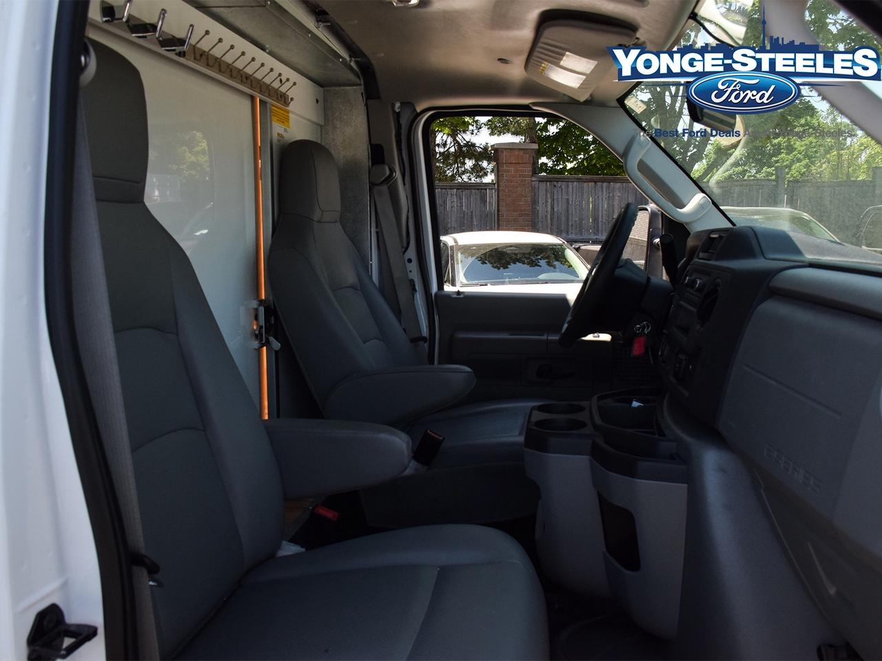 2025 Ford E-450 UNICEL CUBE VAN - FIBERGLASS Photo