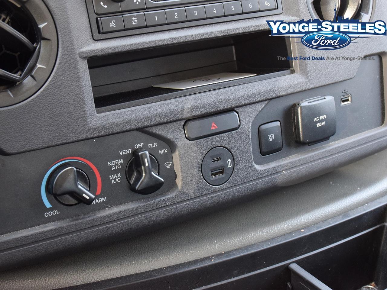 2025 Ford E-450 UNICEL CUBE VAN - FIBERGLASS Photo