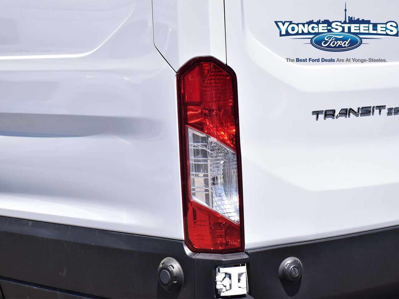 2025 Ford Transit Cargo Van T-250 HR NO ACCIDENT ONLY 42,299 KMS MINT CONDI Photo