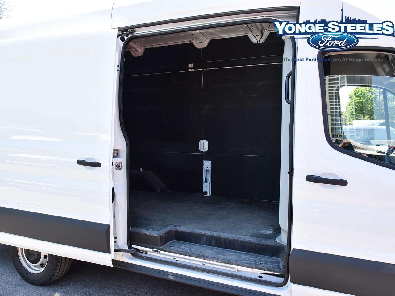 2025 Ford Transit Cargo Van T-250 HR NO ACCIDENT ONLY 42,299 KMS MINT CONDI Photo