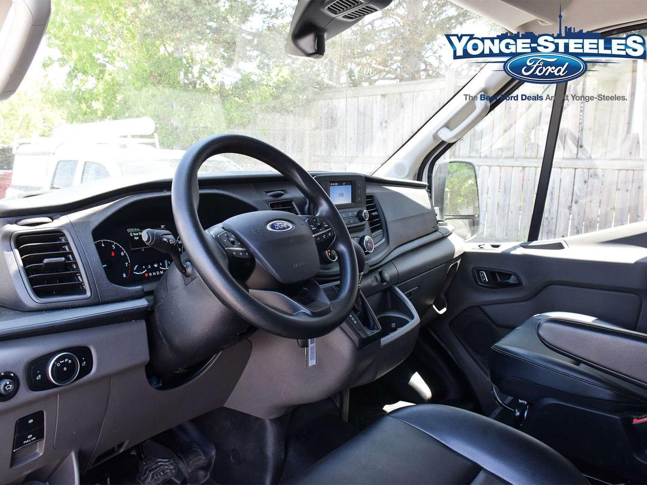 2025 Ford Transit Cargo Van T-250 HR NO ACCIDENT ONLY 42,299 KMS MINT CONDI Photo