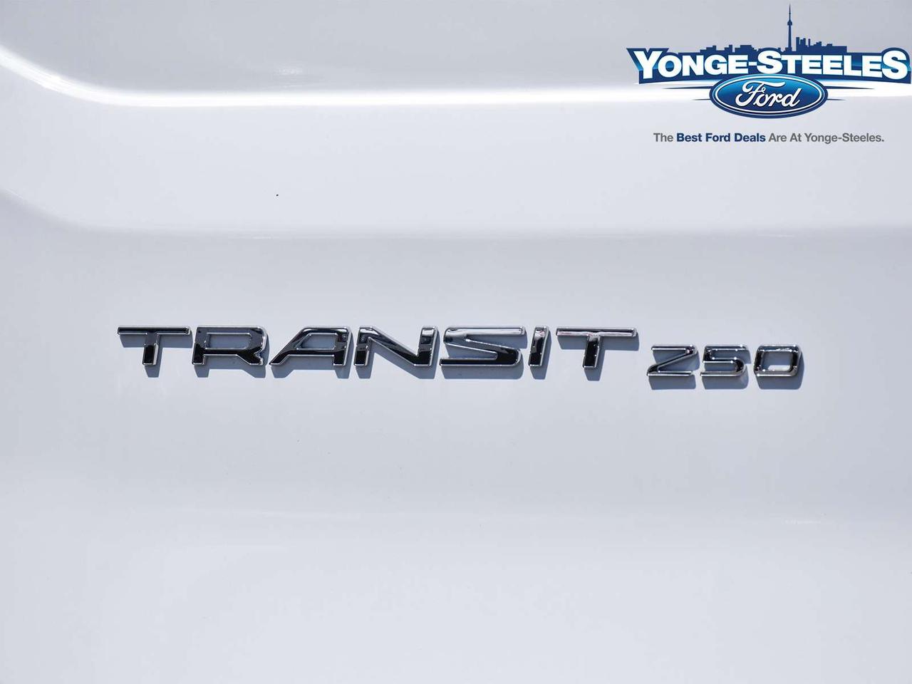 2025 Ford Transit Cargo Van T-250 HR NO ACCIDENT ONLY 42,299 KMS MINT CONDI Photo