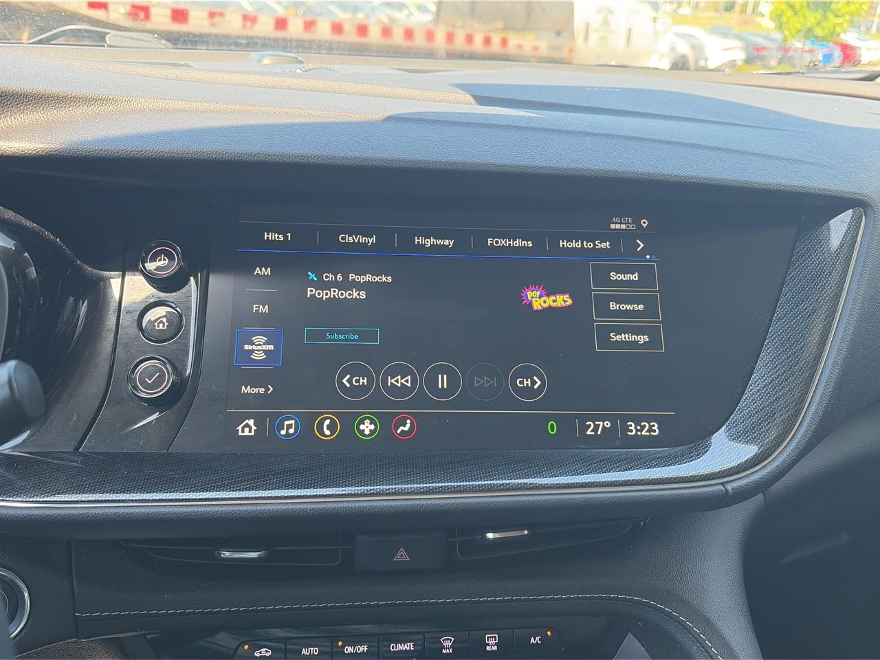 2023 Buick Envision Preferred Photo