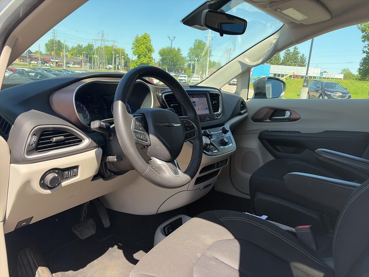 2024 Chrysler Grand Caravan SXT Photo