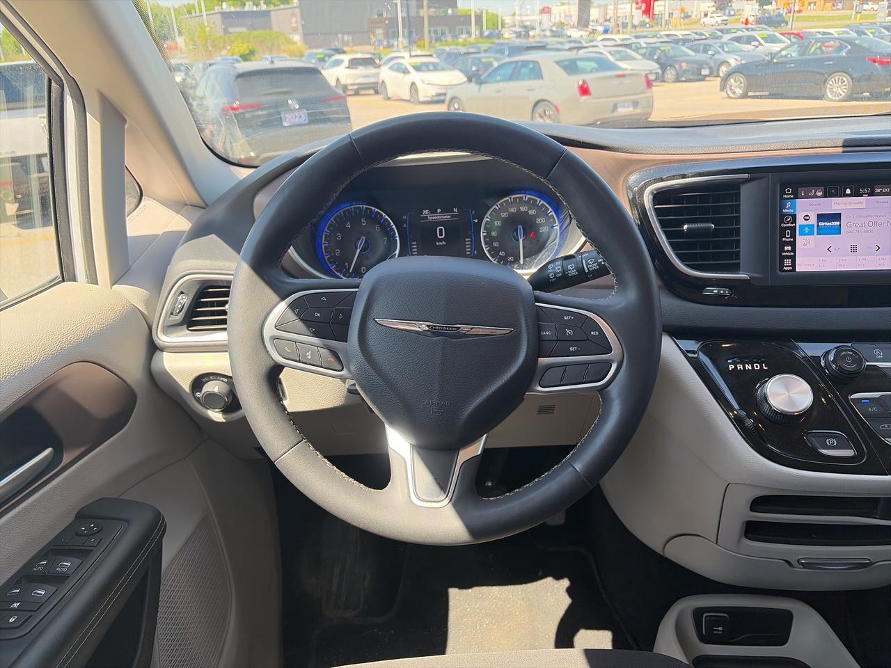 2024 Chrysler Grand Caravan SXT Photo