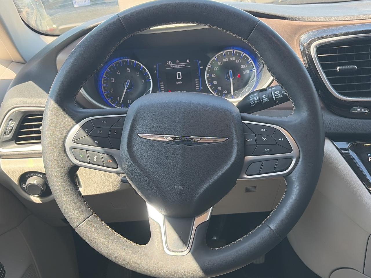 2024 Chrysler Grand Caravan SXT Photo