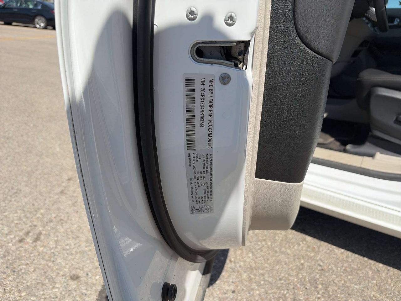 2024 Chrysler Grand Caravan SXT FWD   Factory Warranty   Clean Carfax Photo