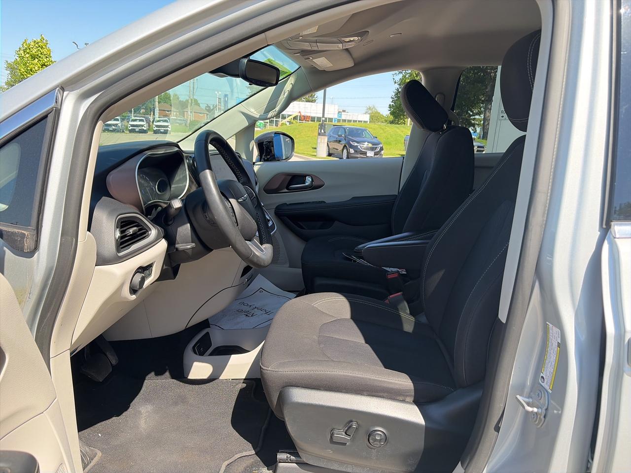 2024 Chrysler Grand Caravan SXT Photo