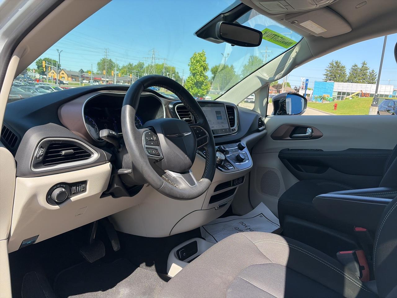 2024 Chrysler Grand Caravan SXT Photo