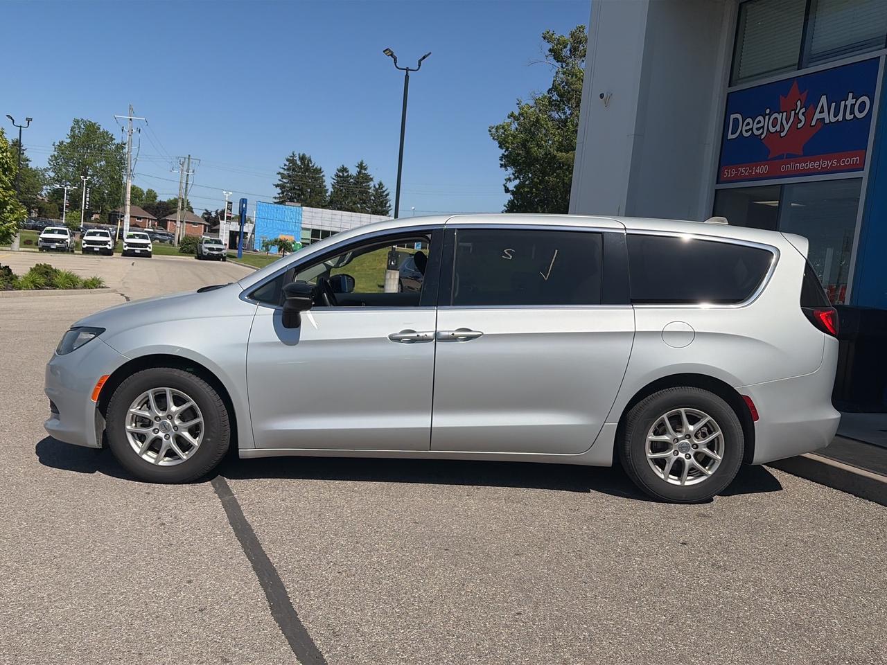 2024 Chrysler Grand Caravan SXT Photo