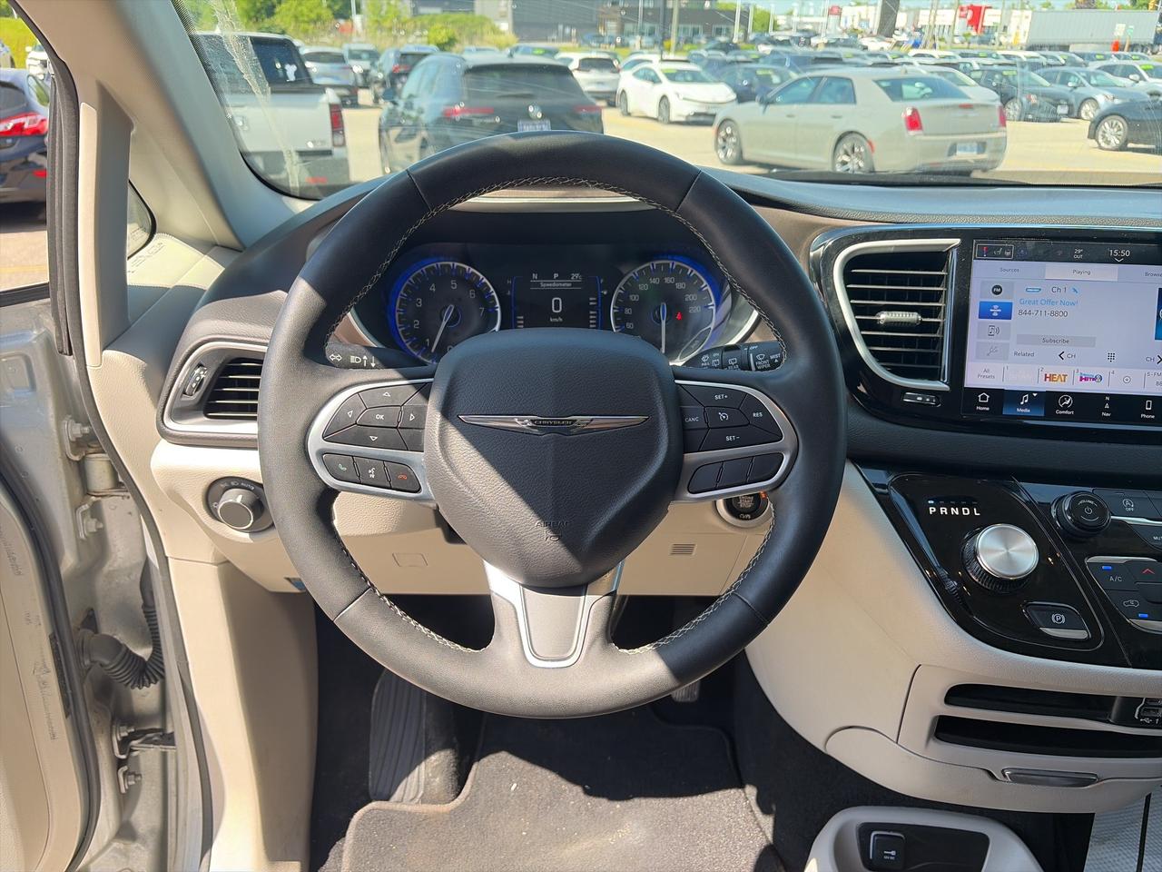 2024 Chrysler Grand Caravan SXT Photo
