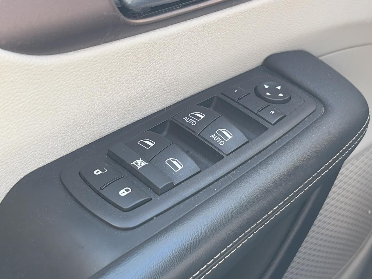 2024 Chrysler Grand Caravan SXT Photo