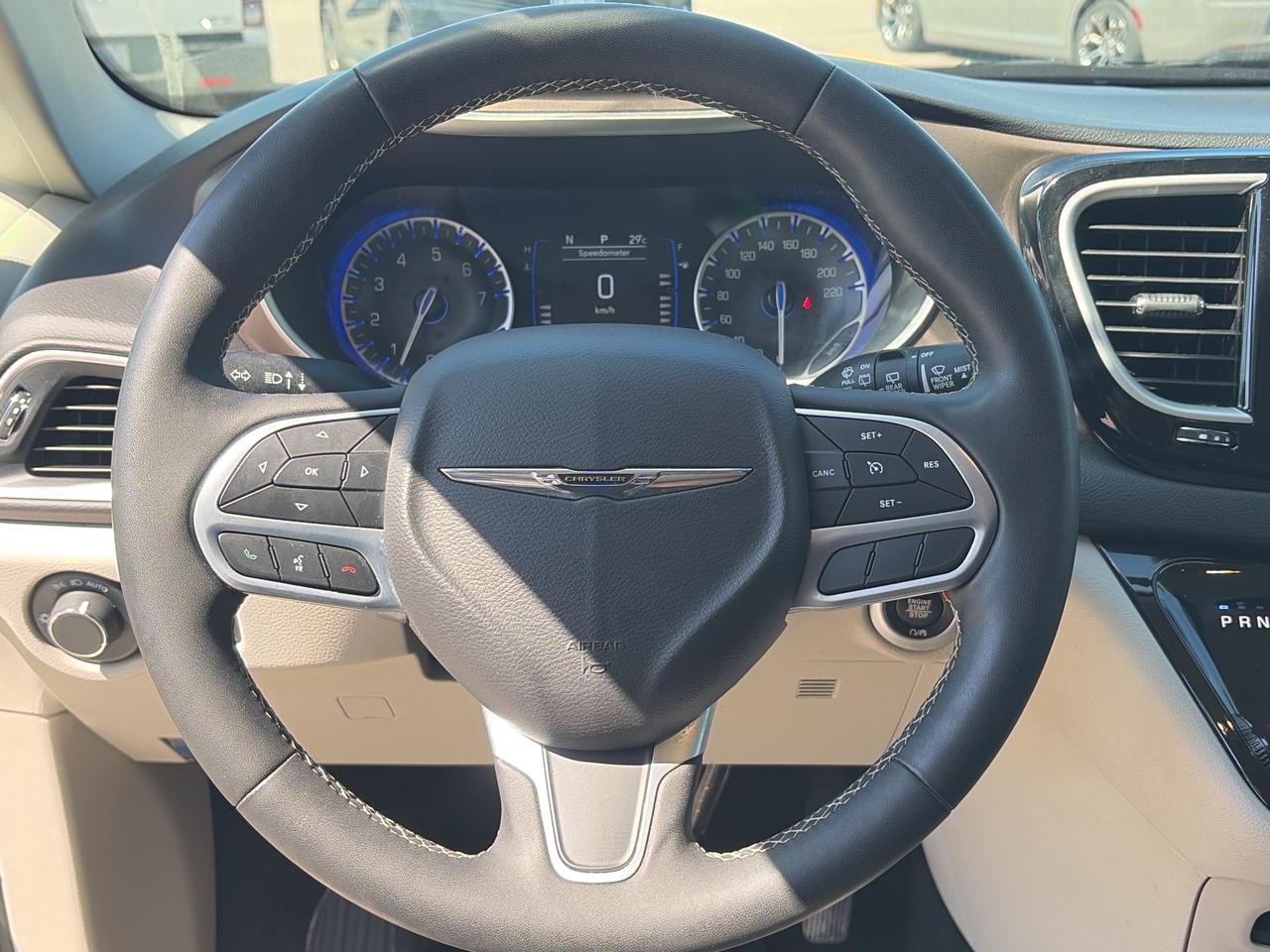 2024 Chrysler Grand Caravan SXT Photo