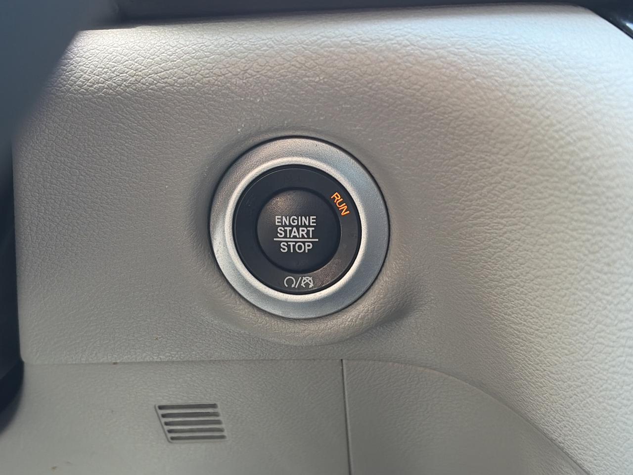 2024 Chrysler Grand Caravan SXT Photo