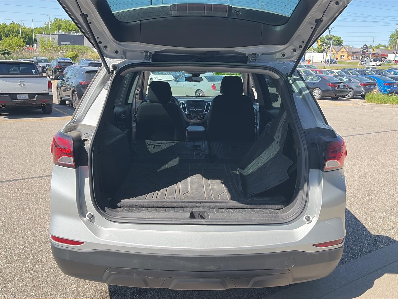 2022 Chevrolet Equinox LS Photo4