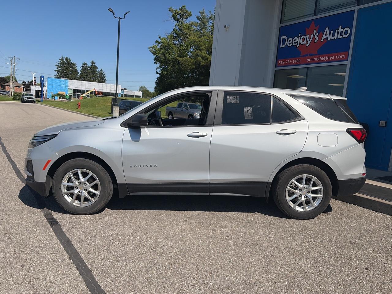 2022 Chevrolet Equinox LS Photo