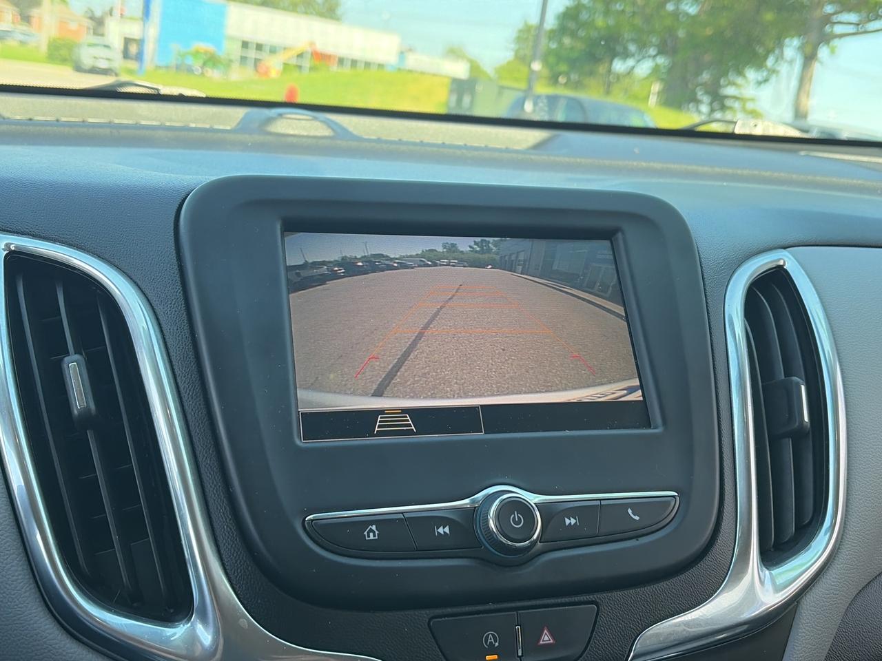 2022 Chevrolet Equinox LS Photo