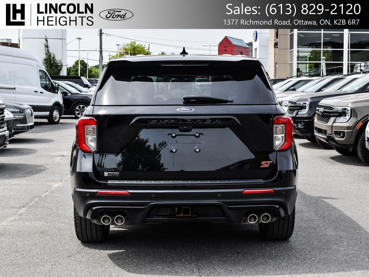 2022 Ford Explorer  Photo4