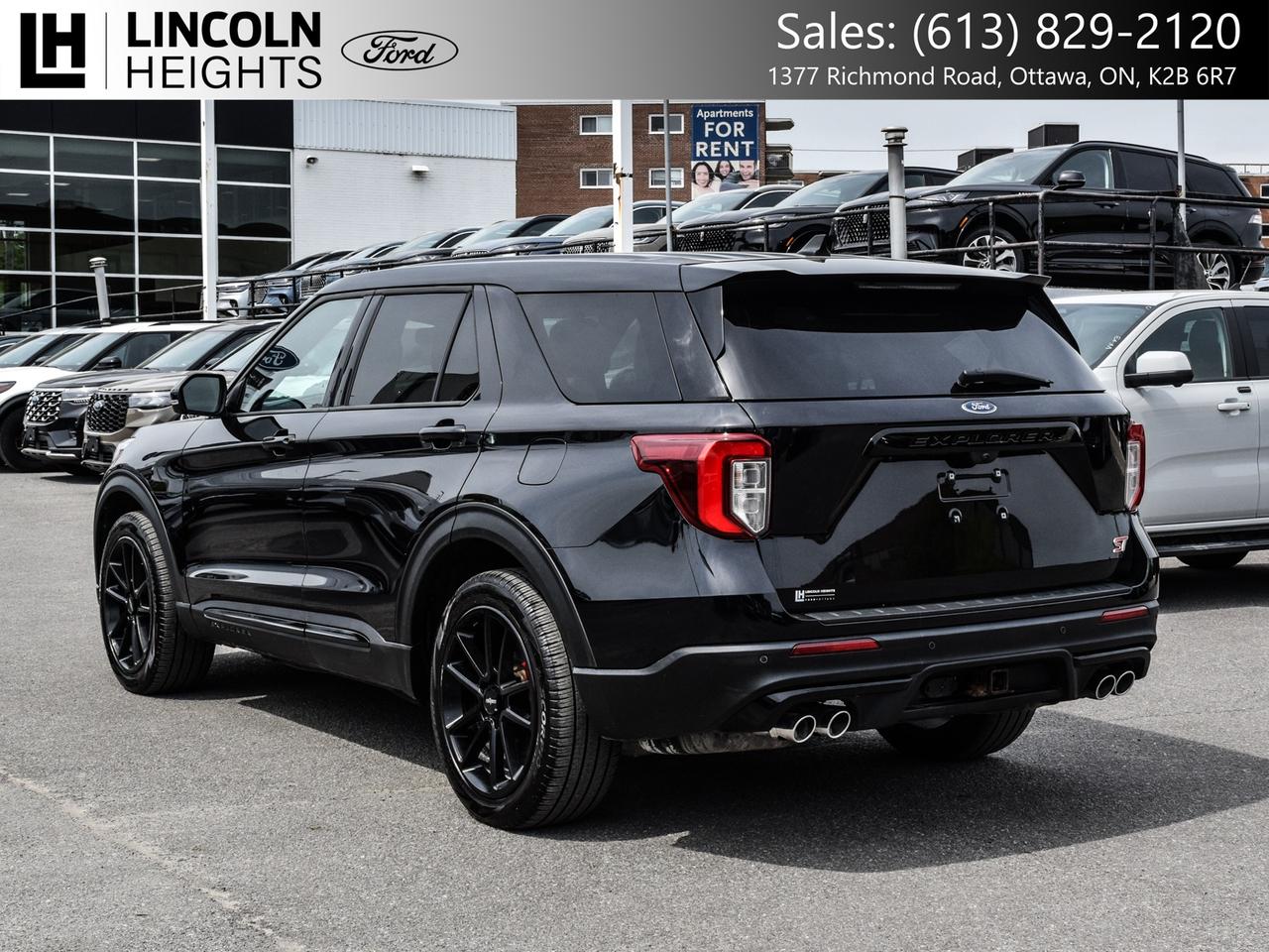 2022 Ford Explorer  Photo