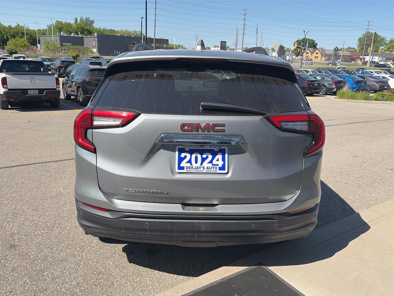 2024 GMC Terrain SLE Photo3