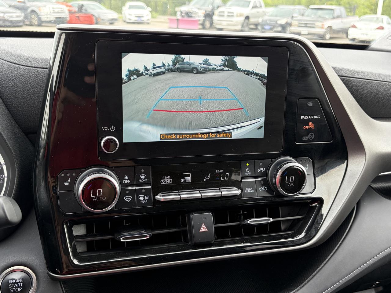 2024 Toyota Highlander LE AWD   Heated Seats   Remote Start   Blind-spot Photo