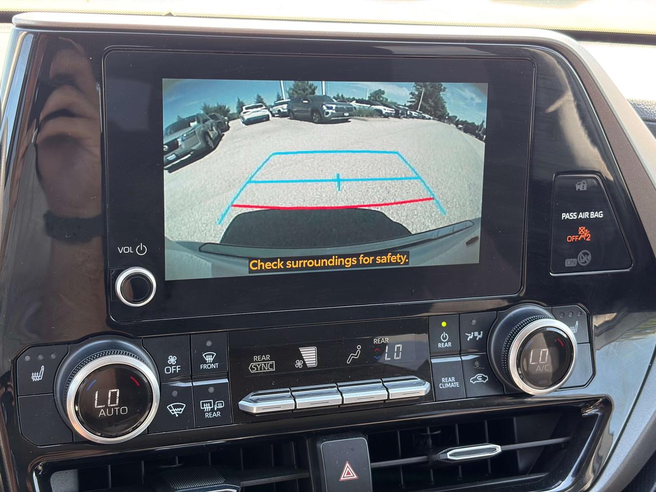 2024 Toyota Highlander LE AWD   Heated Seats   Remote Start   Blind-spot Photo