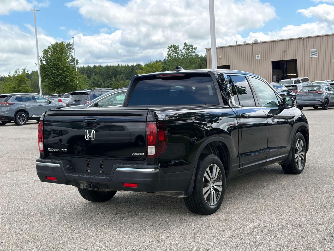 2018 Honda Ridgeline LX AWD   Heated Seats   Adaptive Cruise Photo3