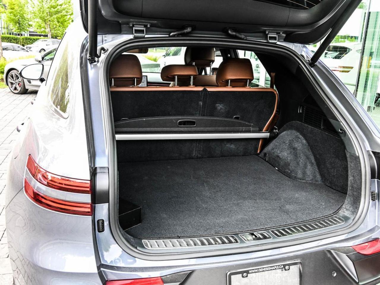 2026 Genesis GV70 2.5T Advanced Tech.Pkg AWD - Used Demonstrator Photo