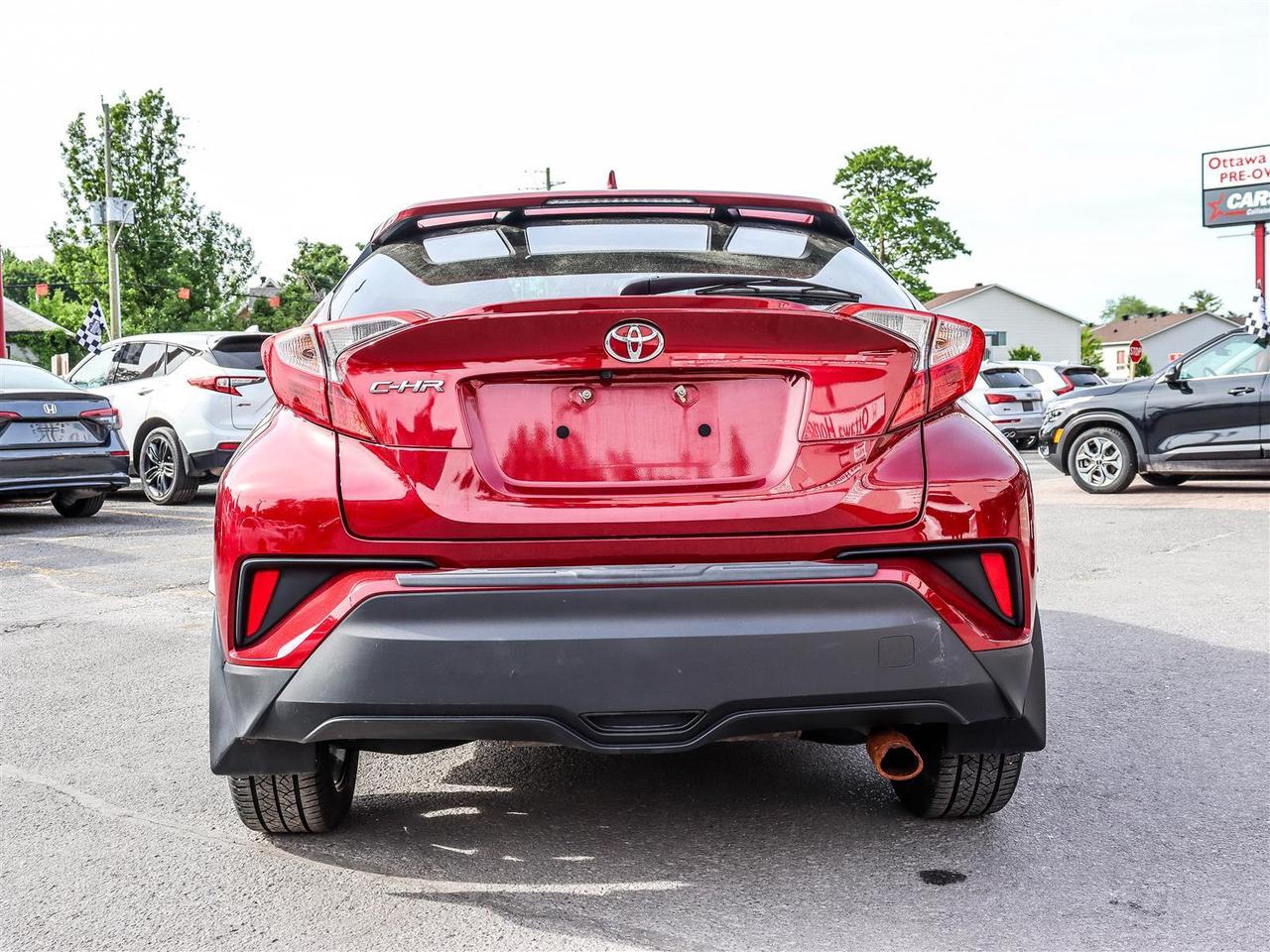 2018 Toyota C-HR XLE BLUETOOTH APPLE CARPLAY Photo