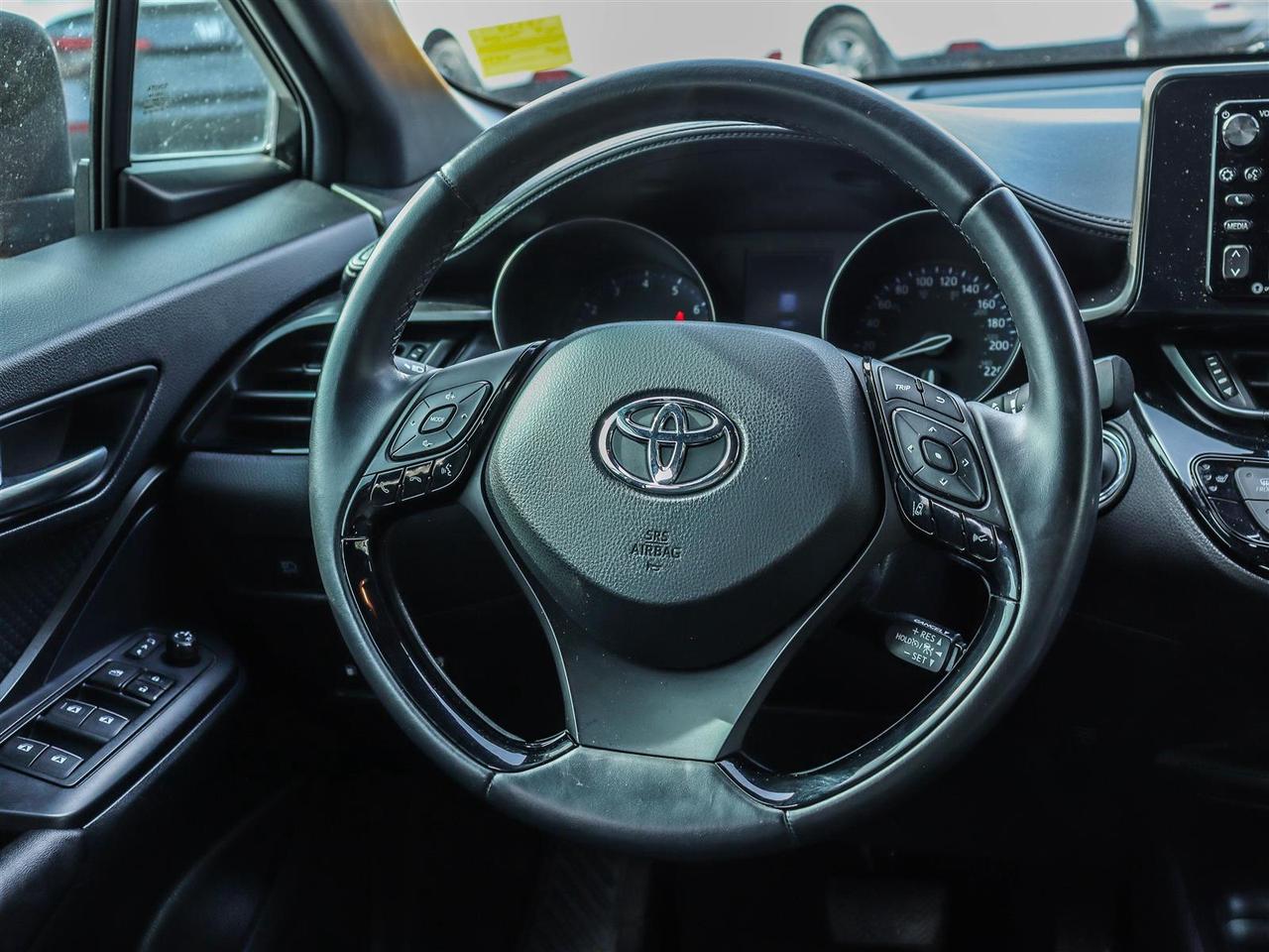 2018 Toyota C-HR XLE BLUETOOTH APPLE CARPLAY Photo