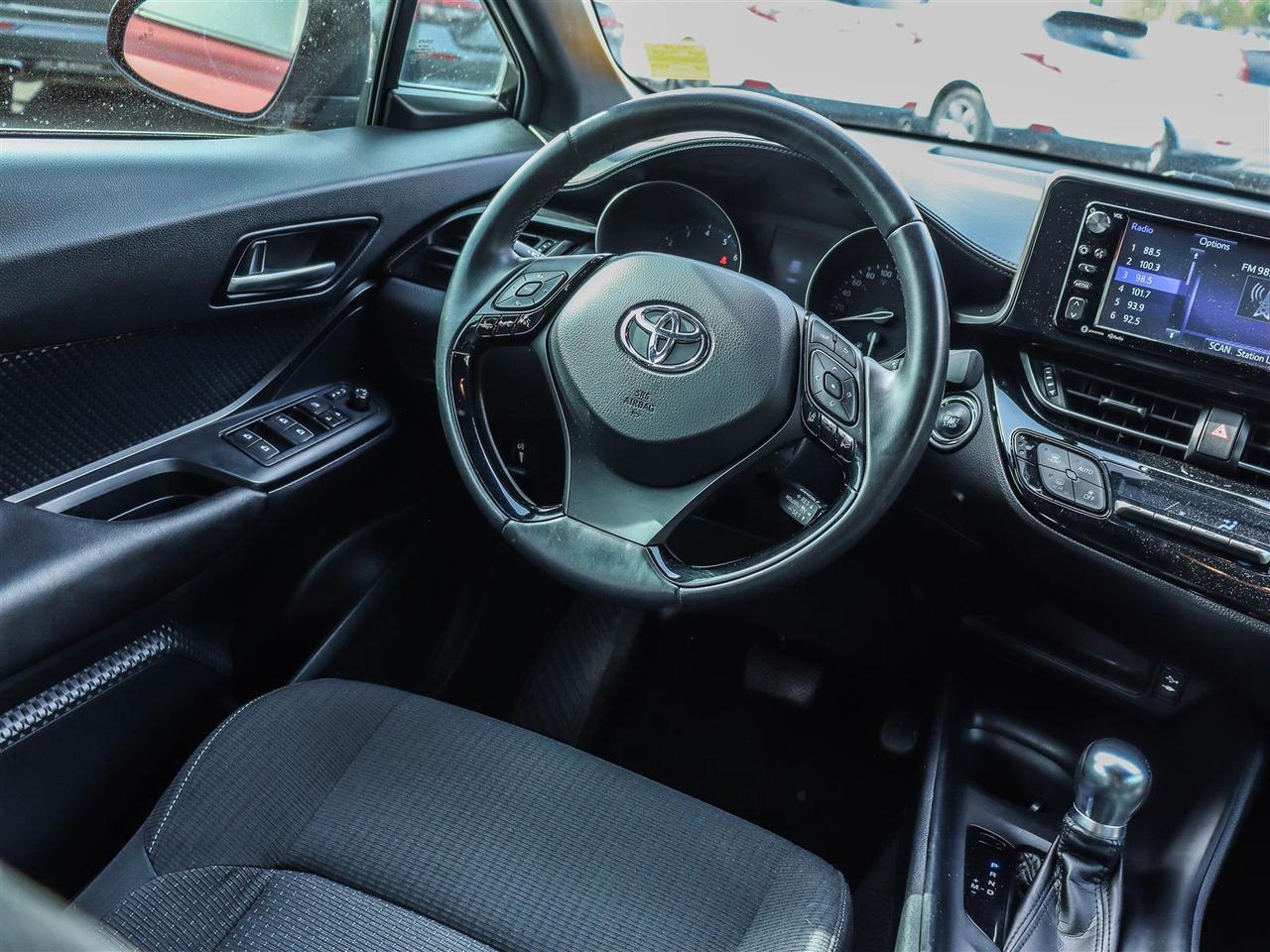 2018 Toyota C-HR XLE BLUETOOTH APPLE CARPLAY Photo