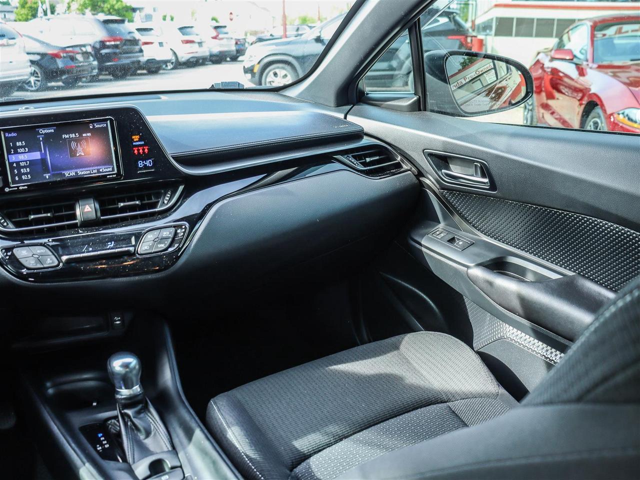 2018 Toyota C-HR XLE BLUETOOTH APPLE CARPLAY Photo