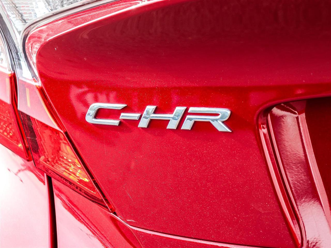 2018 Toyota C-HR XLE BLUETOOTH APPLE CARPLAY Photo