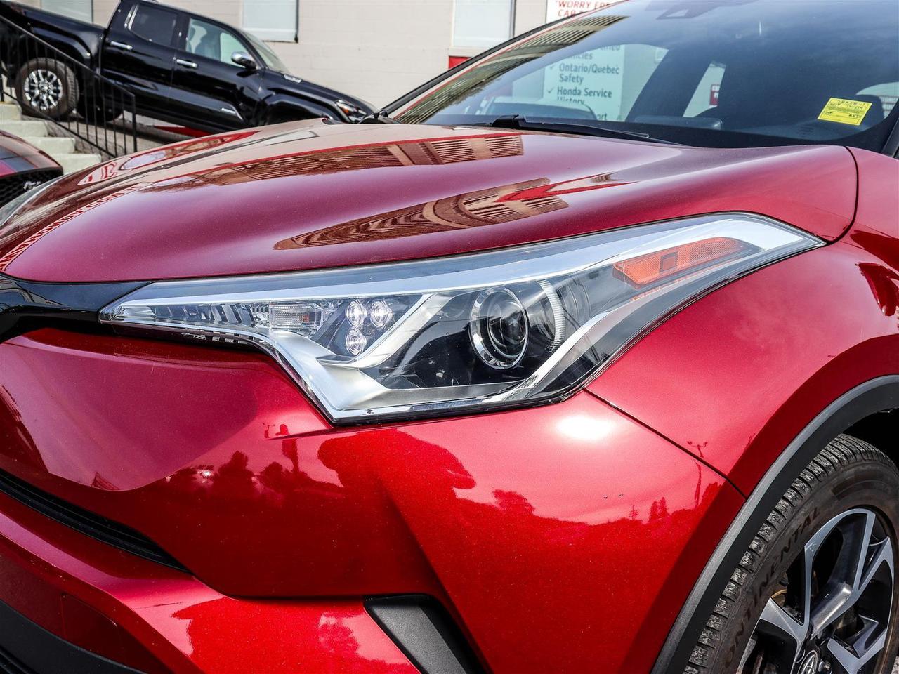 2018 Toyota C-HR XLE BLUETOOTH APPLE CARPLAY Photo