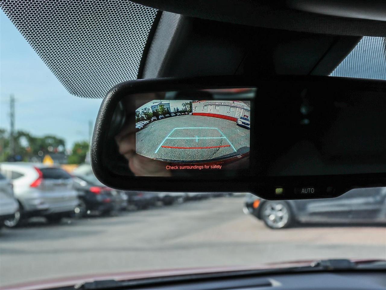 2018 Toyota C-HR XLE BLUETOOTH APPLE CARPLAY Photo