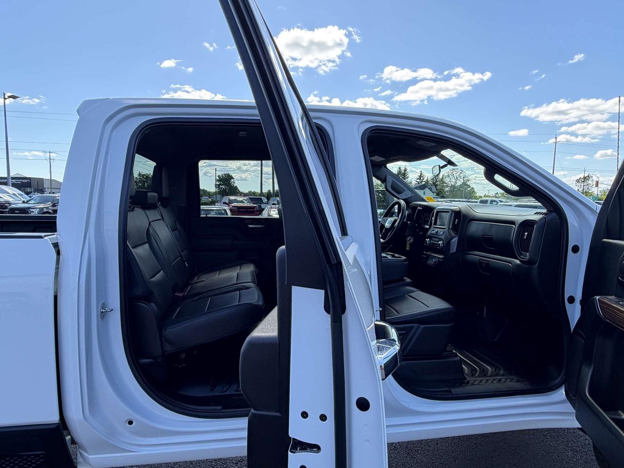 2023 GMC SIERRA 2500HD 4WD CREW LONG BOX DURAMAX Photo