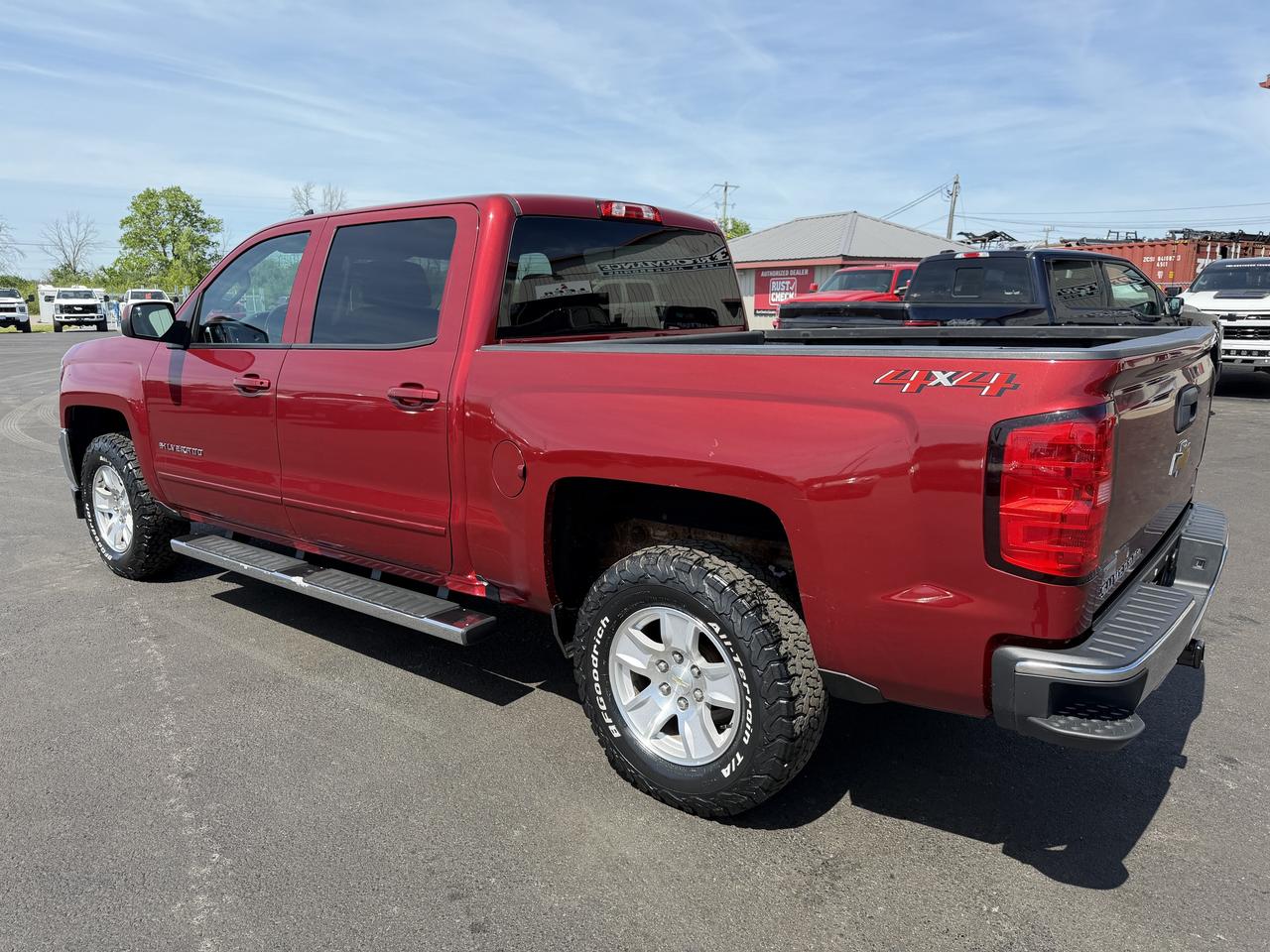 2018 Chevrolet Silverado 1500 4WD Crew Cab Photo4