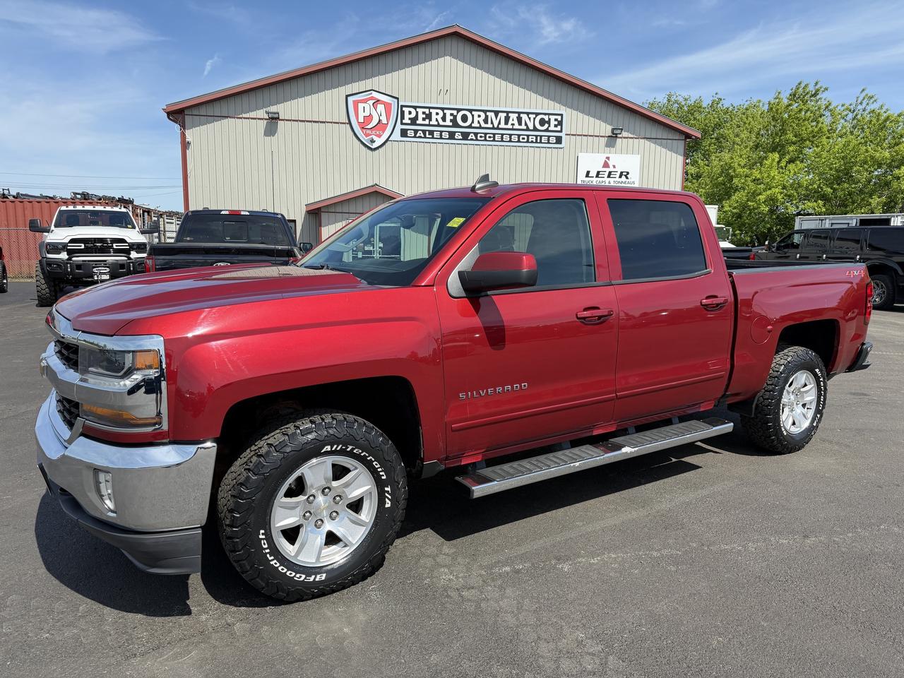 2018 Chevrolet Silverado 1500 4WD Crew Cab Photo2