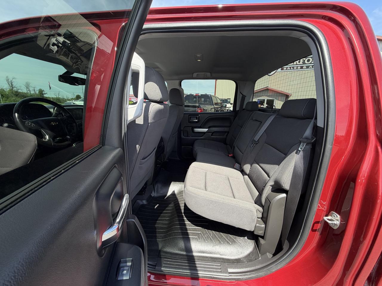 2018 Chevrolet Silverado 1500 4WD Crew Cab Photo