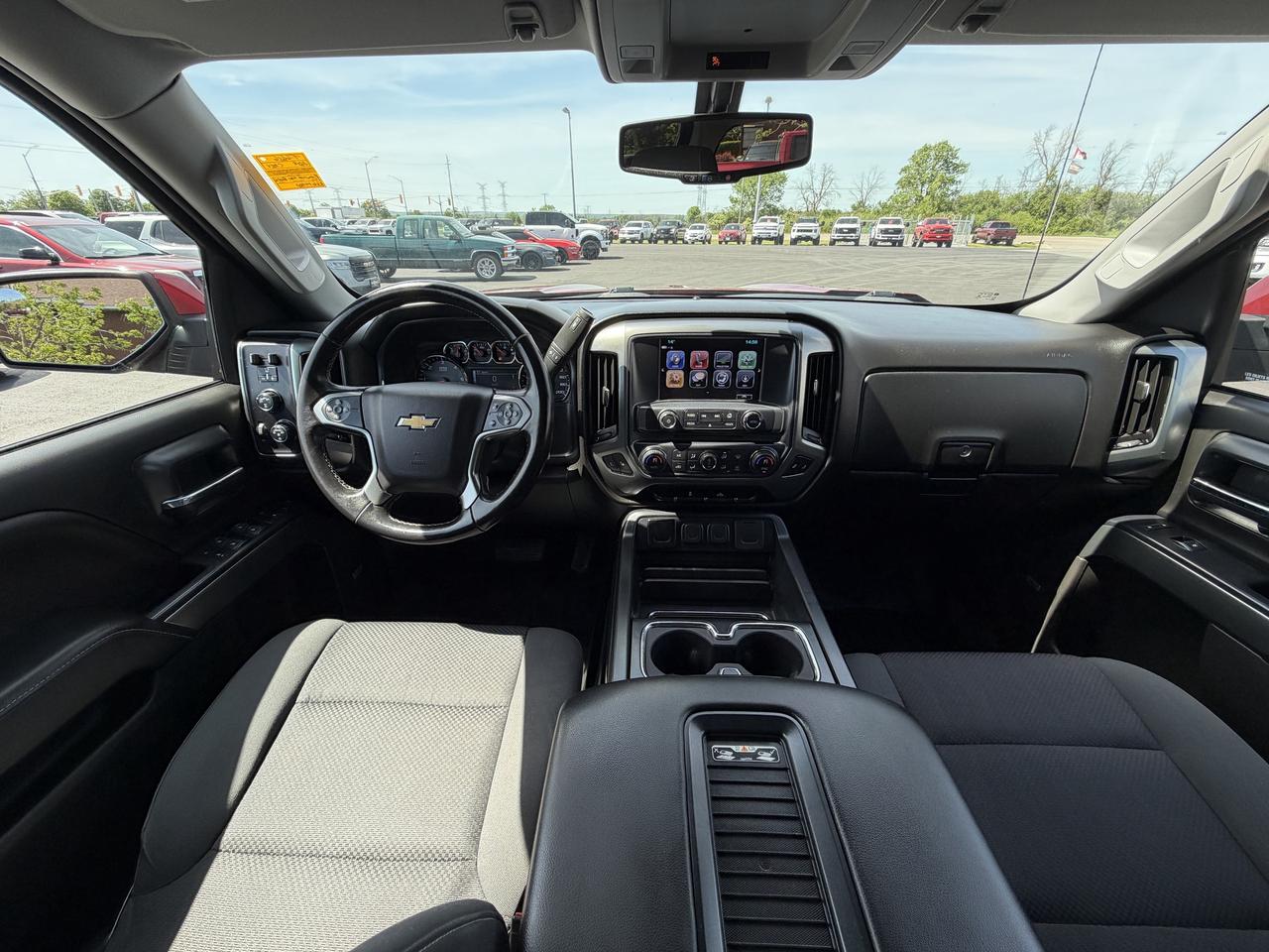 2018 Chevrolet Silverado 1500 4WD Crew Cab Photo