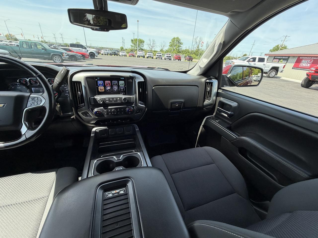 2018 Chevrolet Silverado 1500 4WD Crew Cab Photo