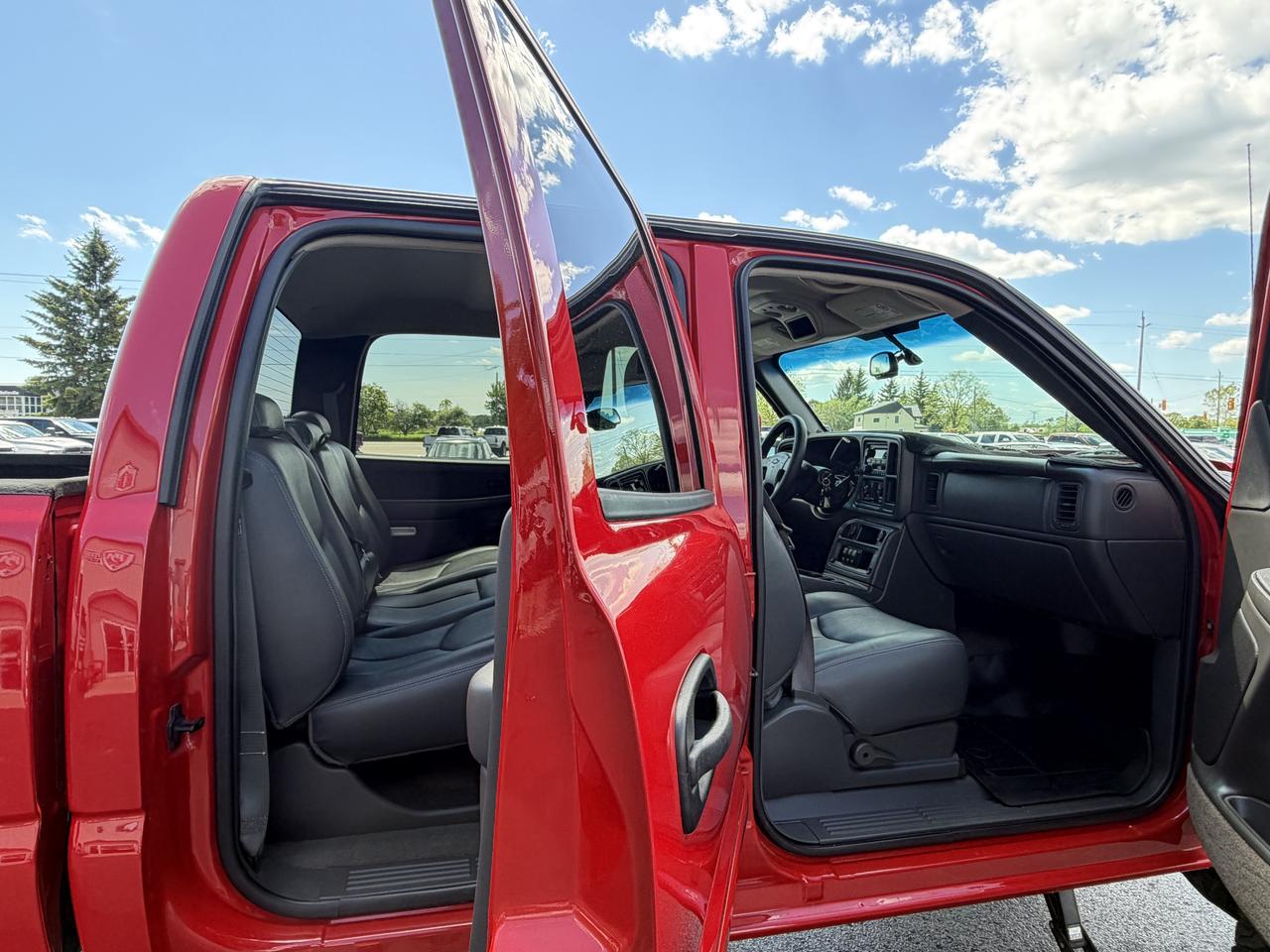 2003 Chevrolet 2500 LIFT/WHEEL/TIRE/BUMPER PKG!! Photo